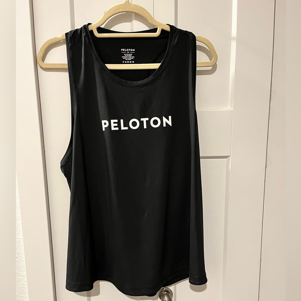 PELOTON NWT AUTHENTIC BLACK & WHITE SHIRTTAIL STYLE TANK TOP